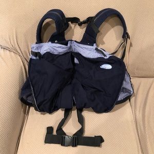 Twin baby carrier